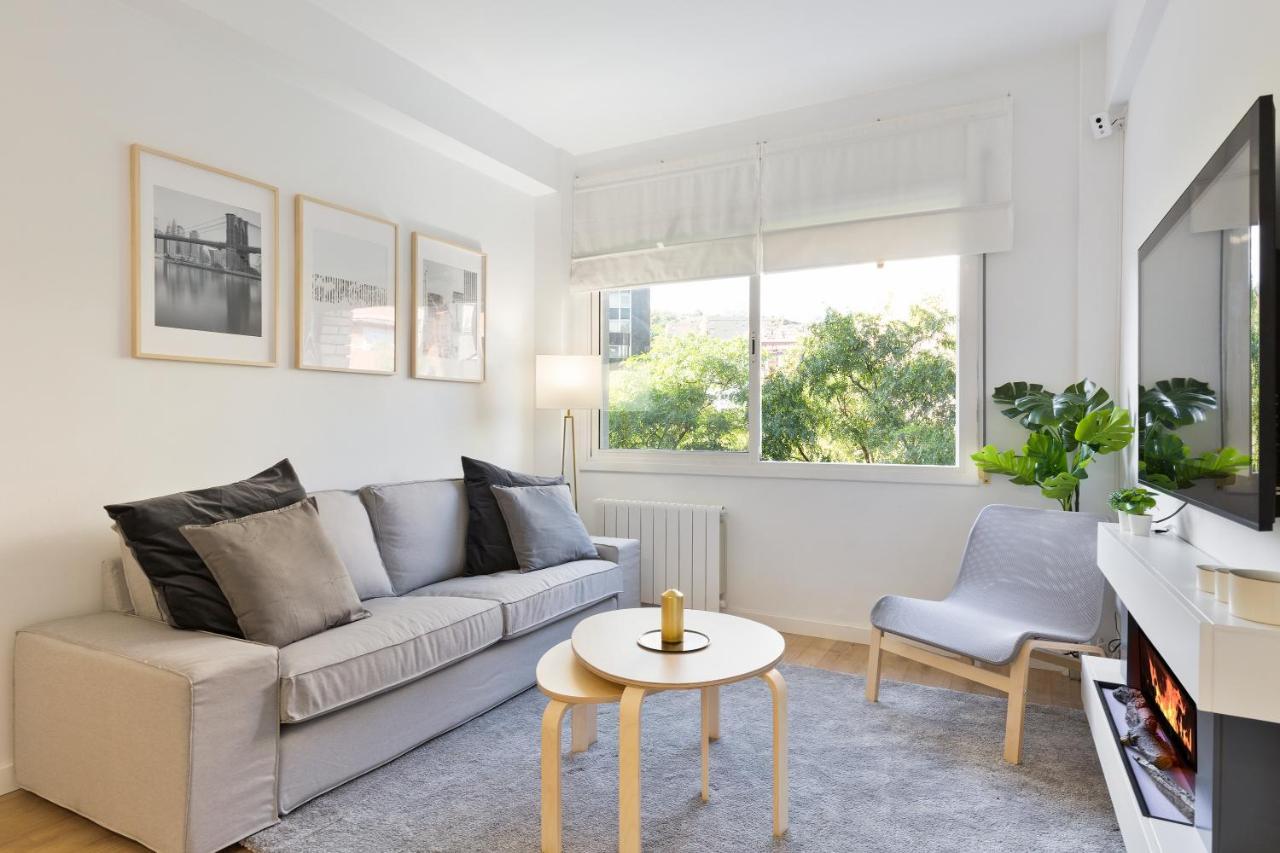 Suites Barcelona Park Gueell Exterior photo